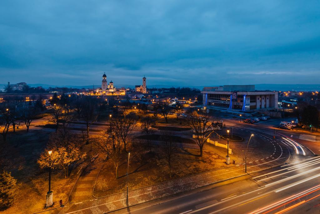 Penthouse Anairam Lägenhet Alba Iulia Exteriör bild